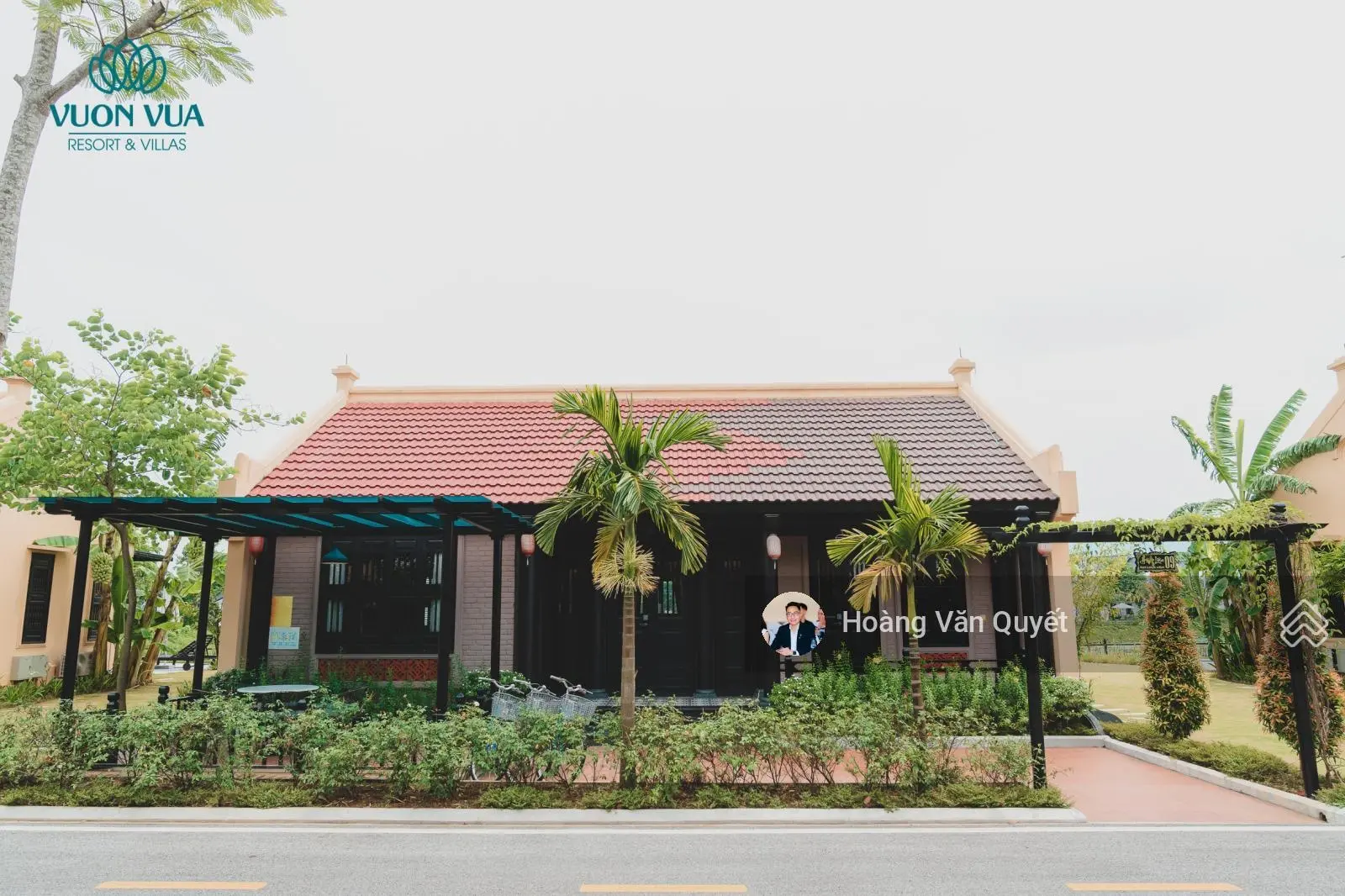 Bán biệt thự 410m2 mặt hồ sen Vườn Vua Resort full đồ sẵn kinh doanh chỉ 18.5tr/m2. LH 0962202555