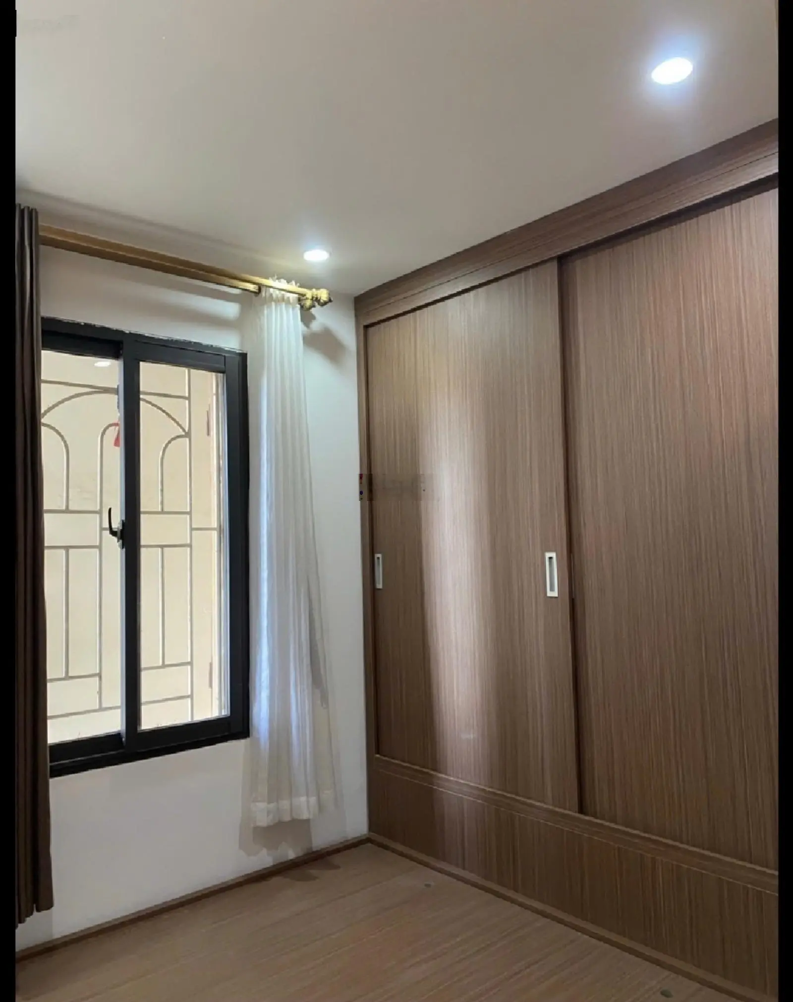 Bán căn hộ tập thể Cầu Giấy - 73m2 , 3pn , 2wc - giá 3,62 tỷ - còn mới, gần phố