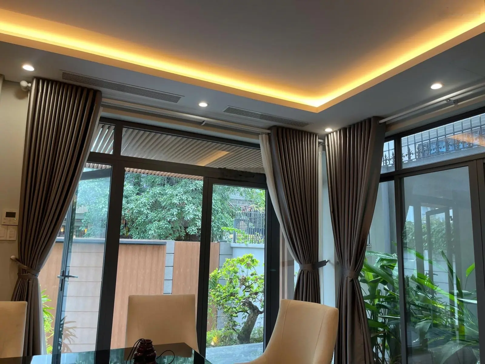 Duy Nhất 1 Căn!! Biệt Thự Phan Xích Long khu đường Hoa (8x18) chỉ 4X Tỷ