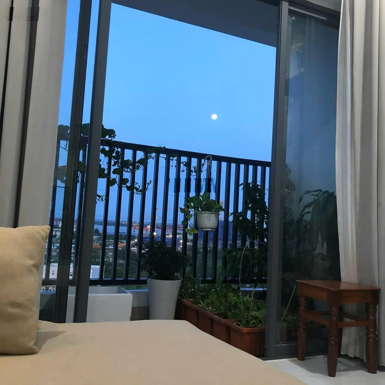 Cần bán gấp căn 3 phòng ngủ chung cư D-VELA . Giá chỉ : 2.9 Tỷ ( Cam kết giá tốt nhất dự án )