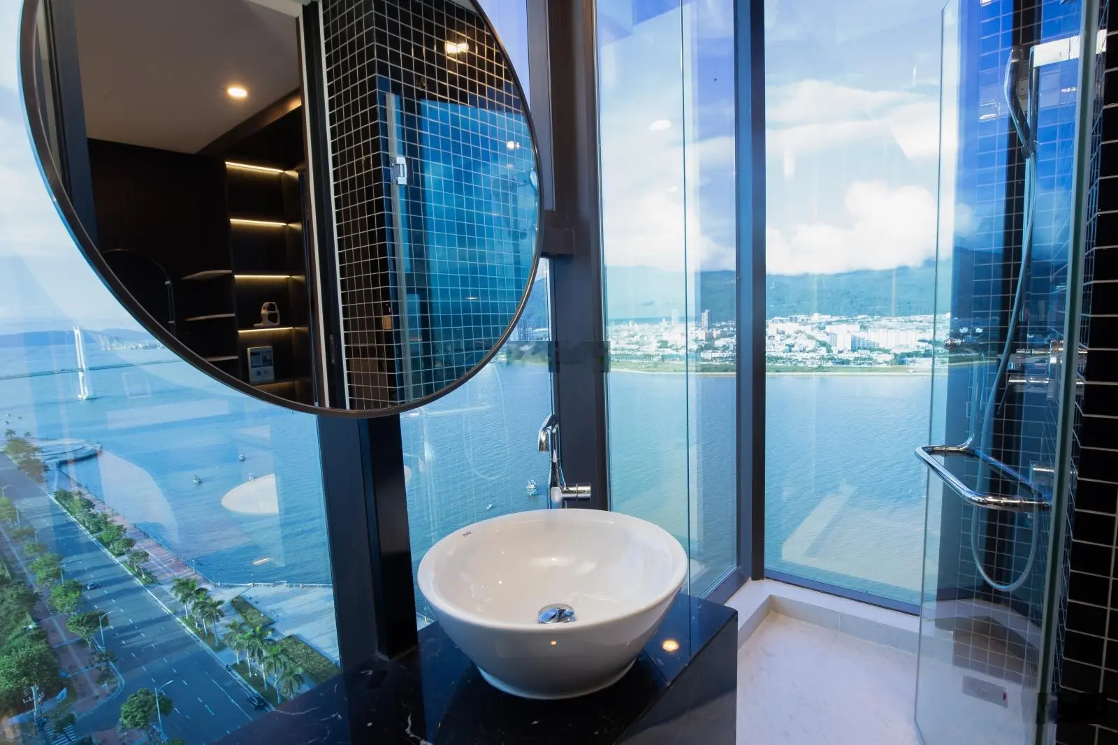 Bán cắt lỗ căn vip, căn góc siêu đẹp tại SAM Towers Đà Nẵng chỉ 5,5 tỷ, diện tích 84m2, 2 PN