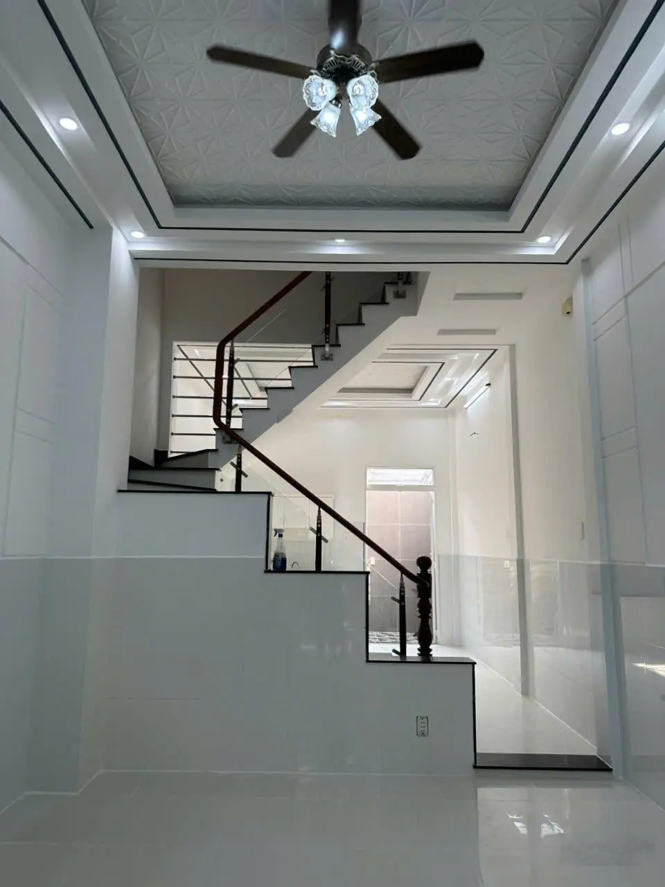 Mua nhà đón tết , căn nhà mới 2 lầu rộng rãi ngay Hoàng Anh Gia Lai