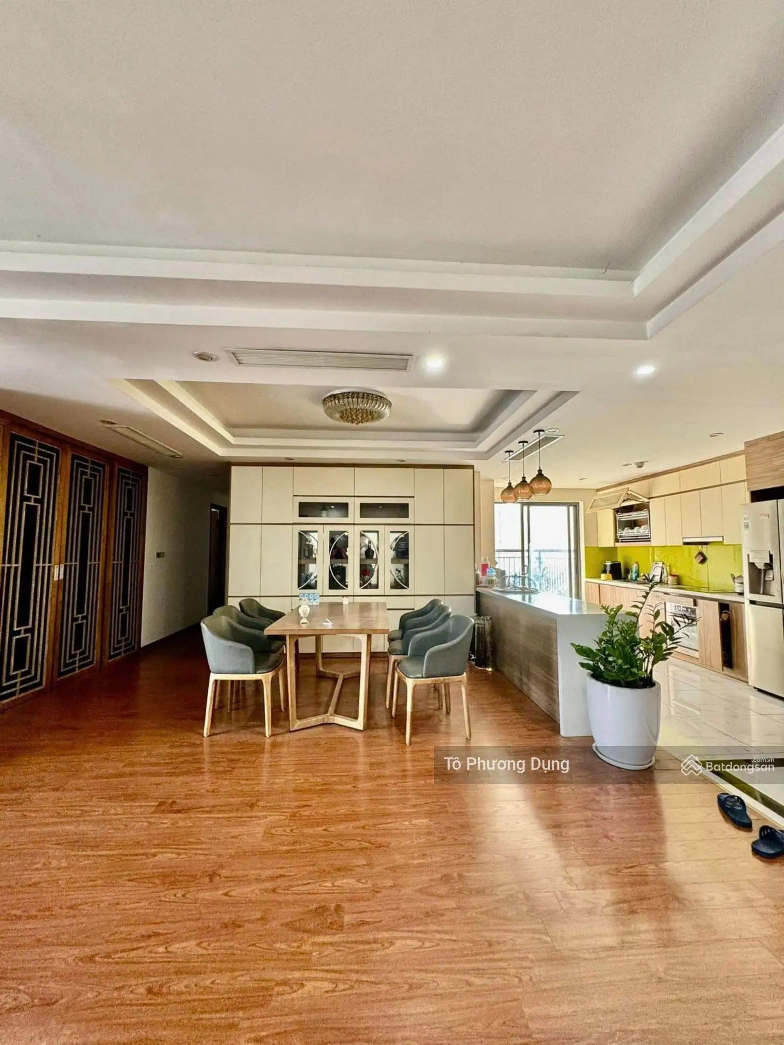 Bán căn góc CC Handiresco - 31 Lê Văn Lương - 4 pn - full nội thất - view triệu đô - LH 0844 866 ***
