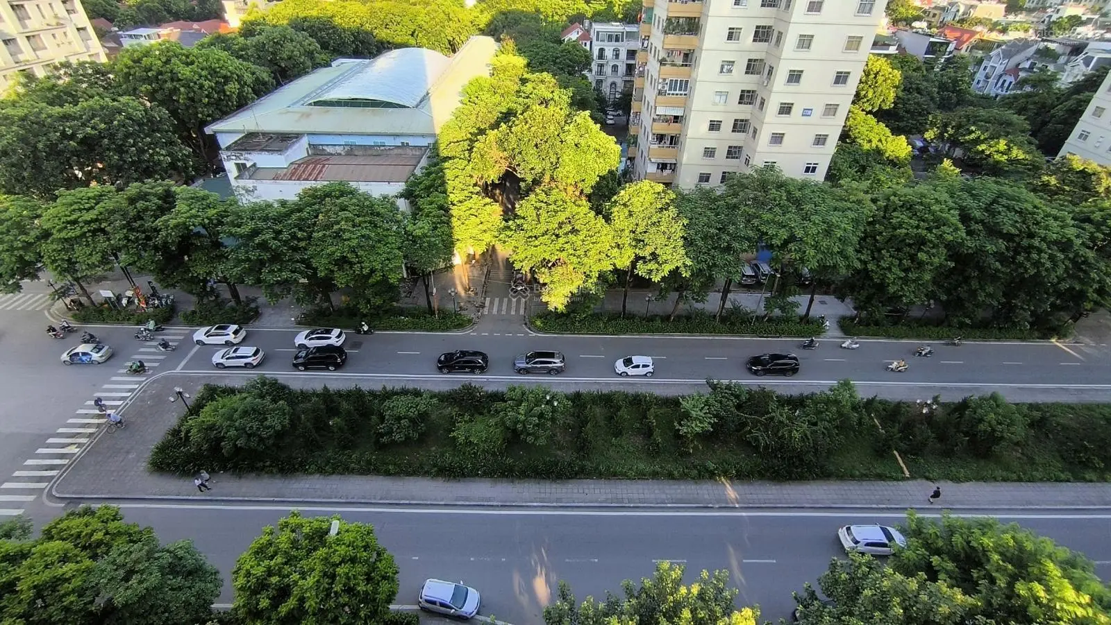 (Nhà đẹp) bán căn hộ tại dự án: C2 - Nguyễn Cơ Thạch 2PN + 1 2VS, 82m2, full nội thất, BC Đông Nam