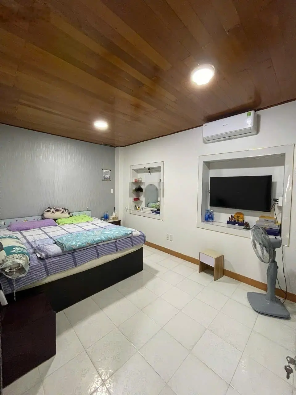Bán Gấp Nhà Trung Tâm Phố - Lê Lợi - Cạnh Bên Công An TP - DT đất 64m Sân Rộng 70m2 - Chỉ 4.3 tỷ TL