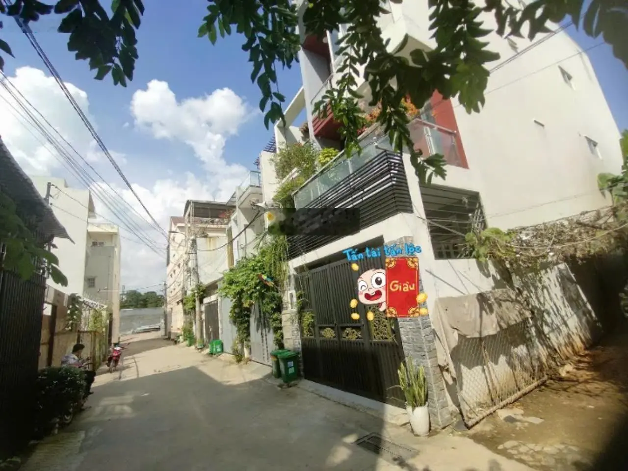 Bán nhà 3 tầng - gần the global city - sát đường Đỗ Xuân Hợp - hẻm xe hơi 7m - giá 6,5 tỷ