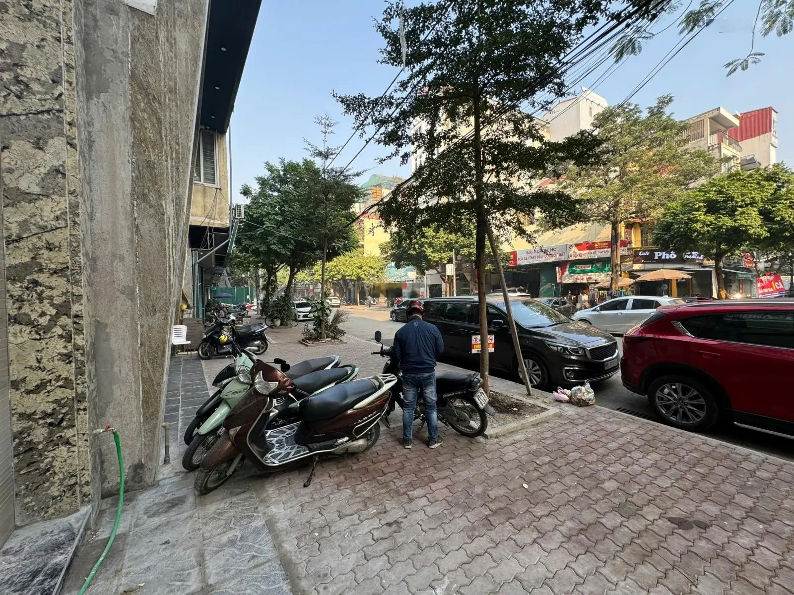 Nhà mặt phố kinh doanh . ngay aeon càu vĩnh tuy