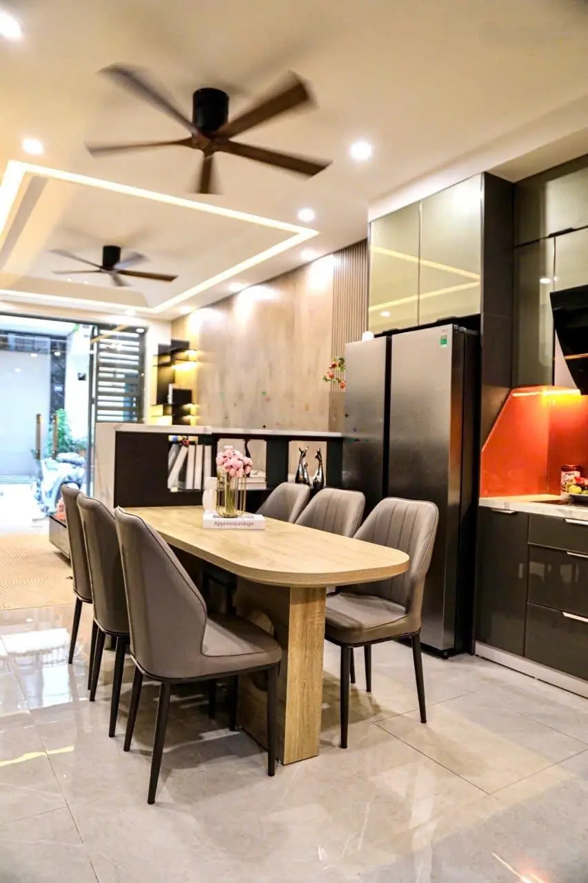 Chủ cần bán gấp nhà khu phân lô dân trí cao ,6 tầng ,thang máy