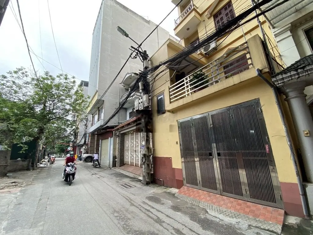 Bán nhà Đại lộ Thăng long, 92m, 5 tầng, oto tránh, KD đỉnh giá 21 tỷ