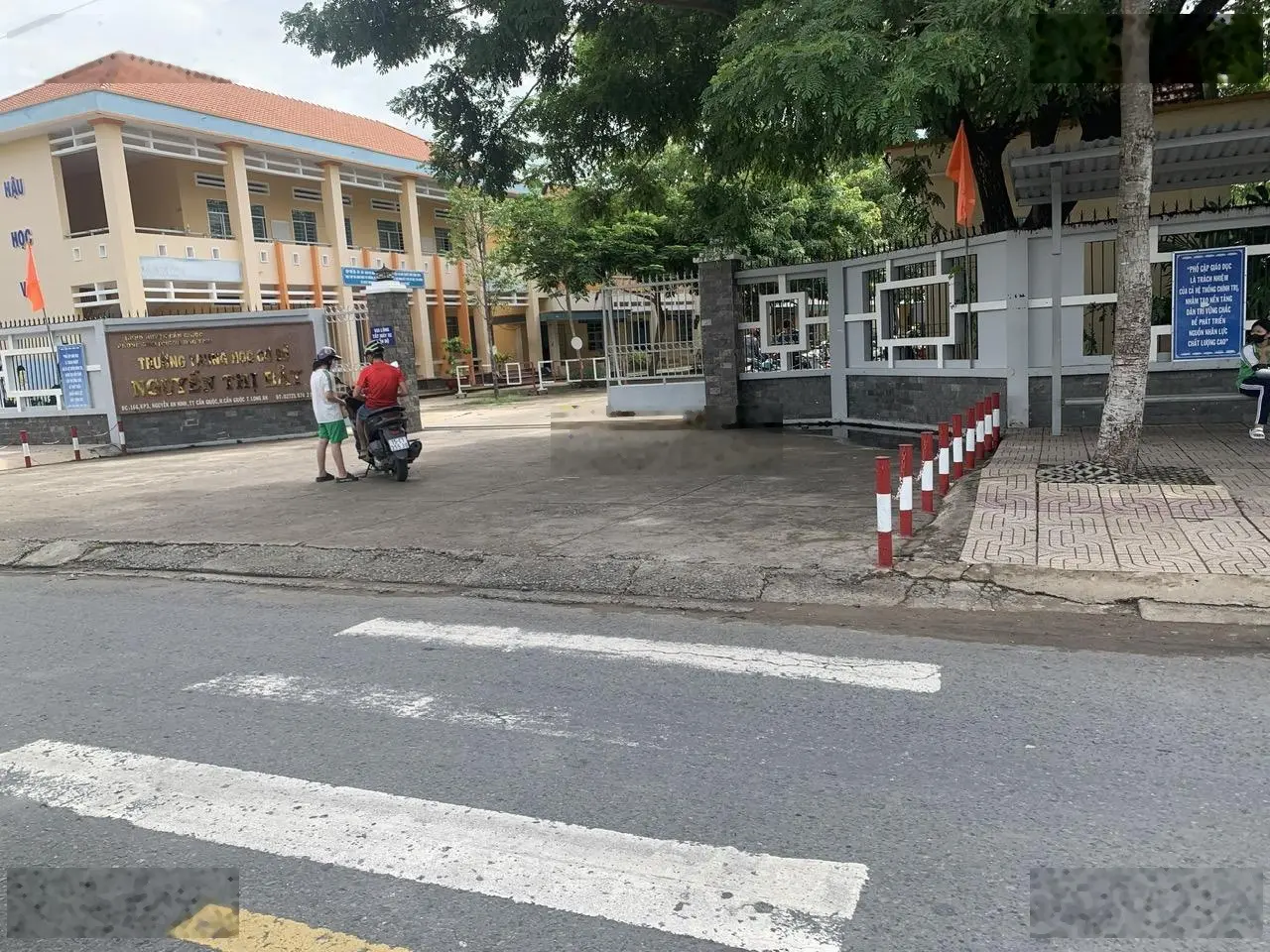 Bán lô 400m2 đẹp nhất đường NG An Ninh , ngay cạnh trường Cấp 2 , giá cực rẻ