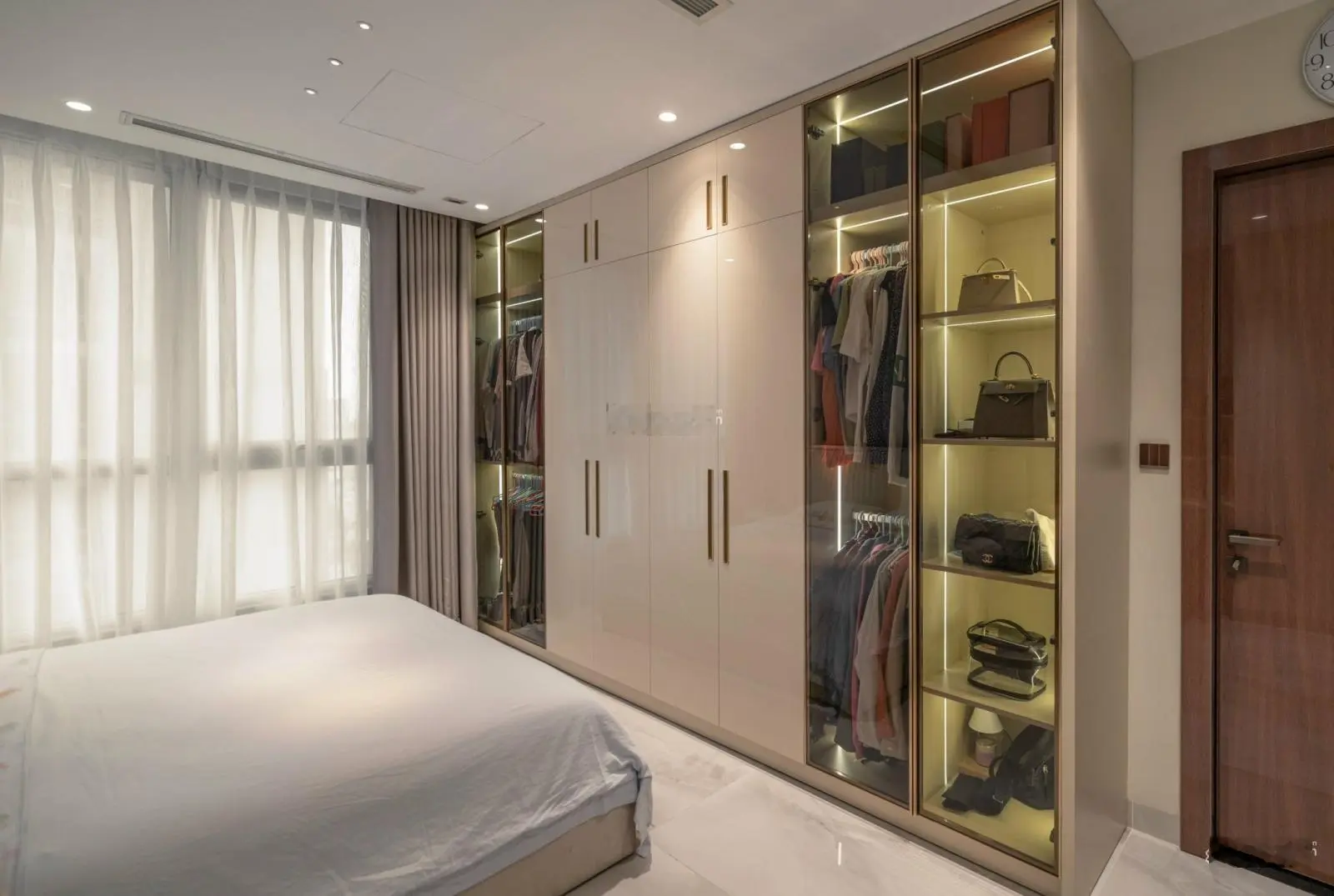 Bán CHCC Flemington, Q. 11, DT: 97m2, 3PN, 2wc giá: 7.1 tỷ. LH: 0939 586 *** Thanh Tùng