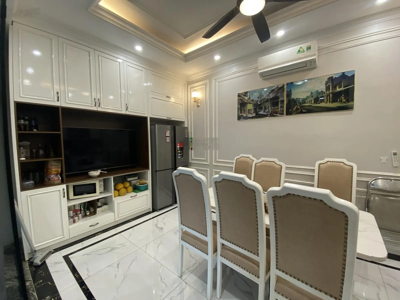 Gia đình cần bán căn Ngọc Trai view Vườn Hoa Bể Bơi diện tích 70.8m thang máy 5 tầng giá 23.9ty