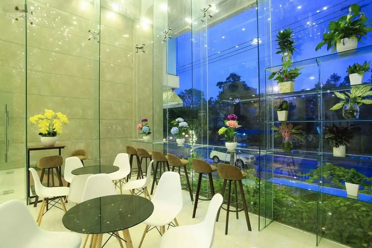 Chính chủ cần chuyển nhượng khách sạn đường Hồ Nghinh, Q. Sơn Trà, sát biển Mỹ Khê, đã hoàn công