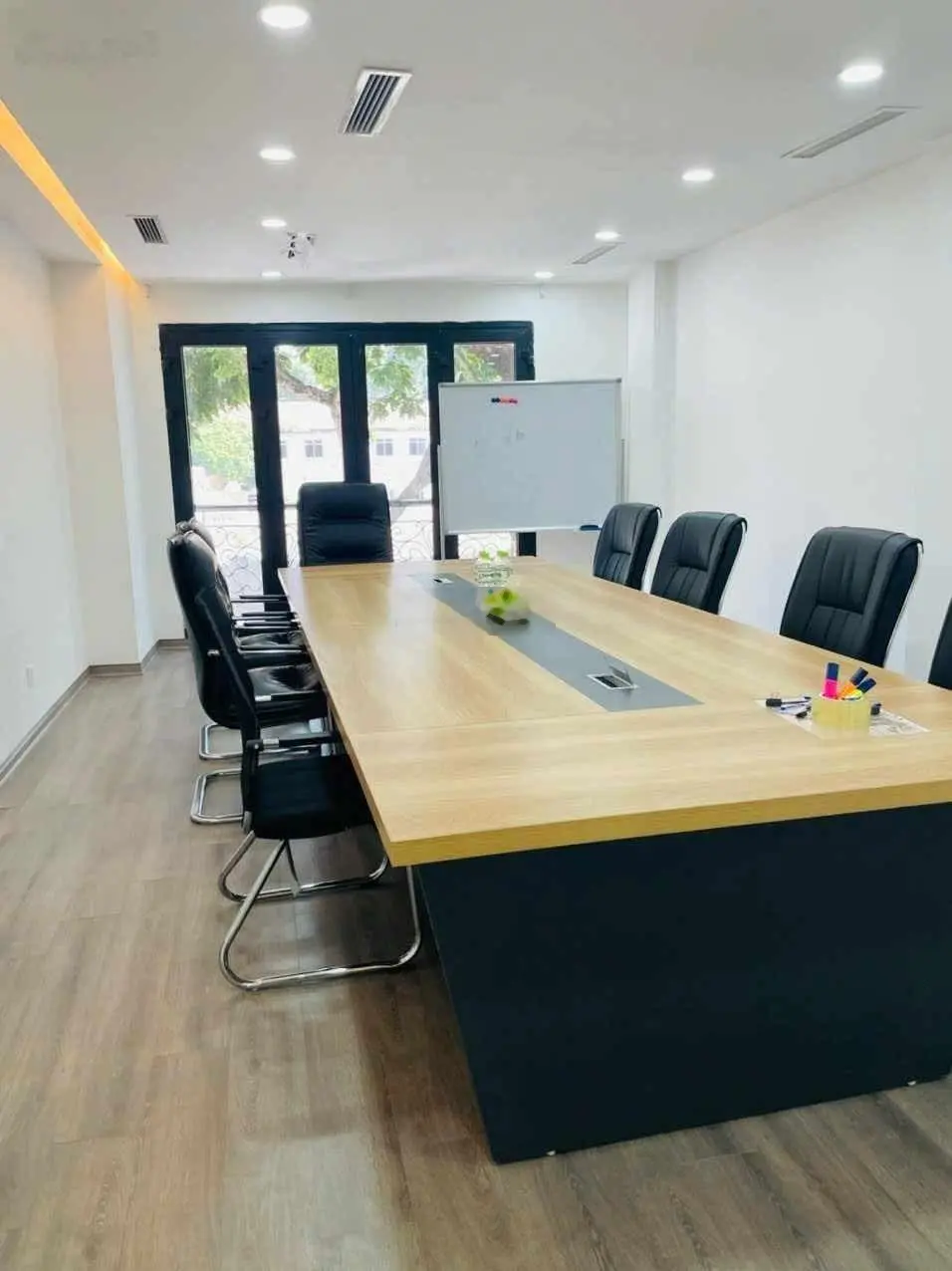 Bán nhà mặt phố lê trực ba đình dt 70m nhỉnh 40tỷ vị trí siêu đẹp vỉa he rộng kinh doanh đỉnh