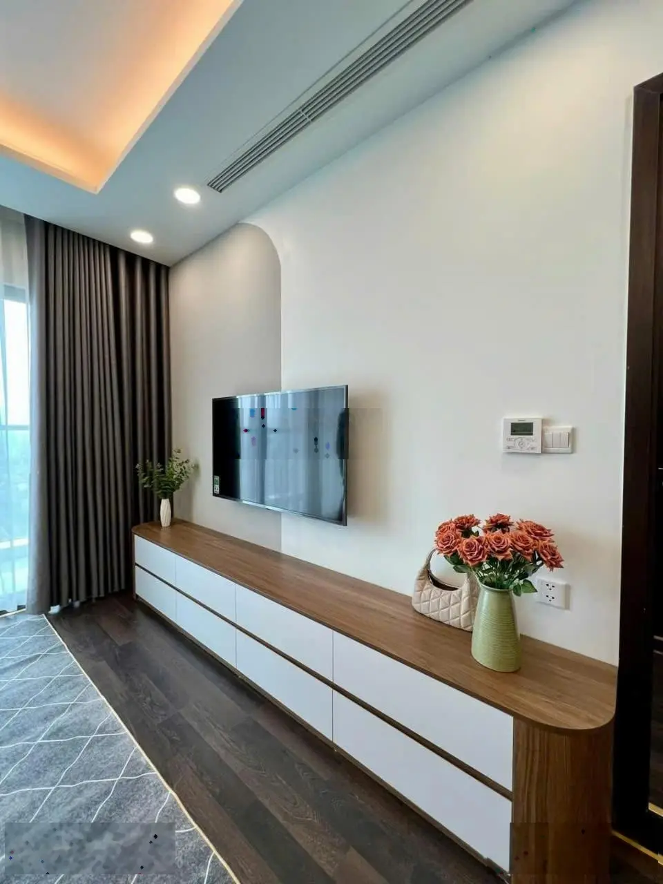 Chính chủ gửi bán căn góc, tầng trung, hướng siêu thoáng, mát. Giá chỉ nhỉnh 7tỷ. Lhe 0343 191 ***