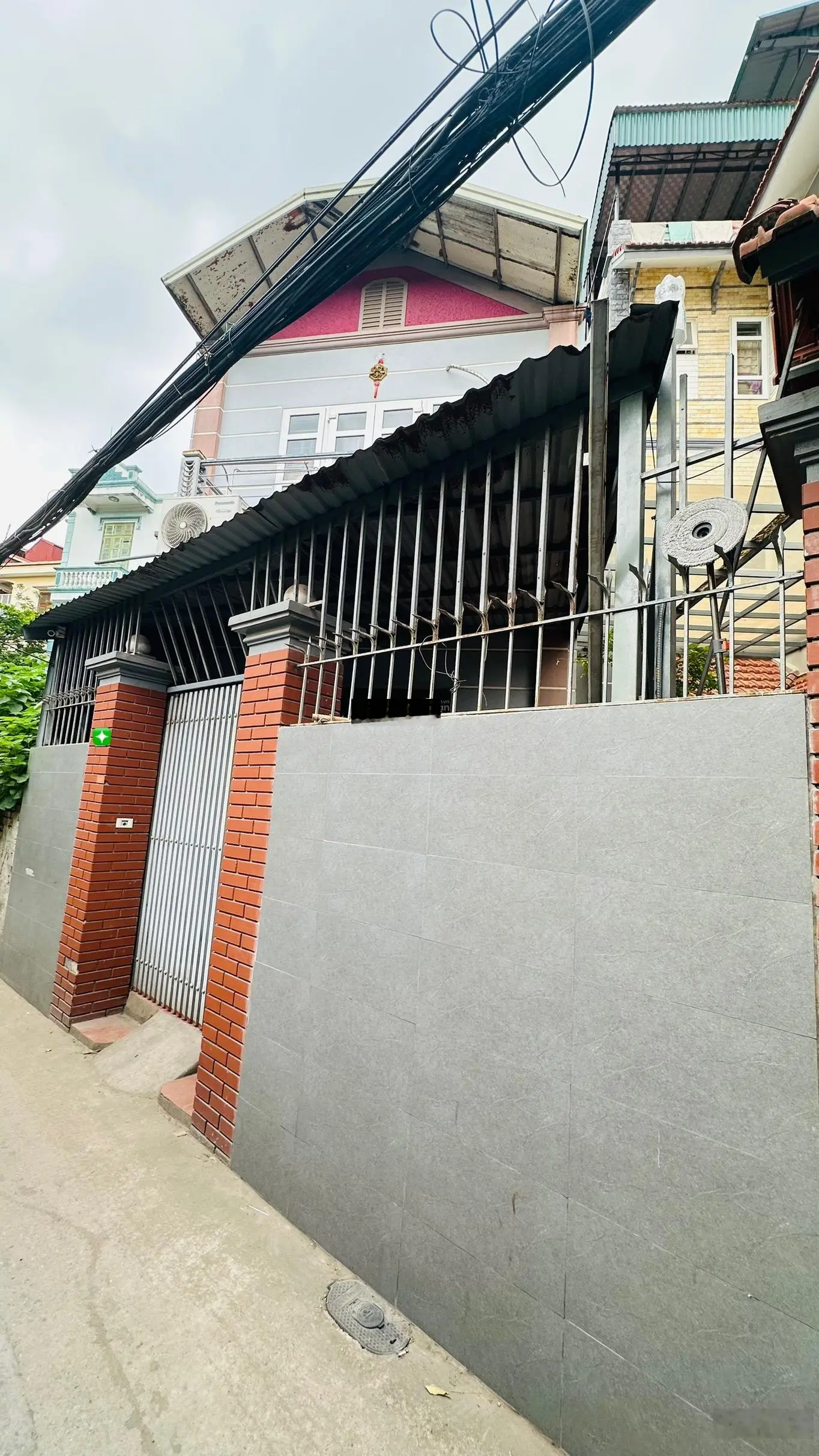 Bán nhà riêng 3 tầng, 60m2, MT5m, 2 thoáng, Lạc Long Quân, Xuân La, Tây Hồ, ngõ 3 gác, 9.9 tỷ