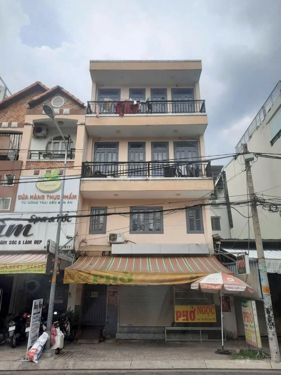 Bán nhà phố trục thương mại DT: 6x15m, 4T thiết kế dạng kinh doanh. 9phồng 1MB thu về 45 tr/tháng