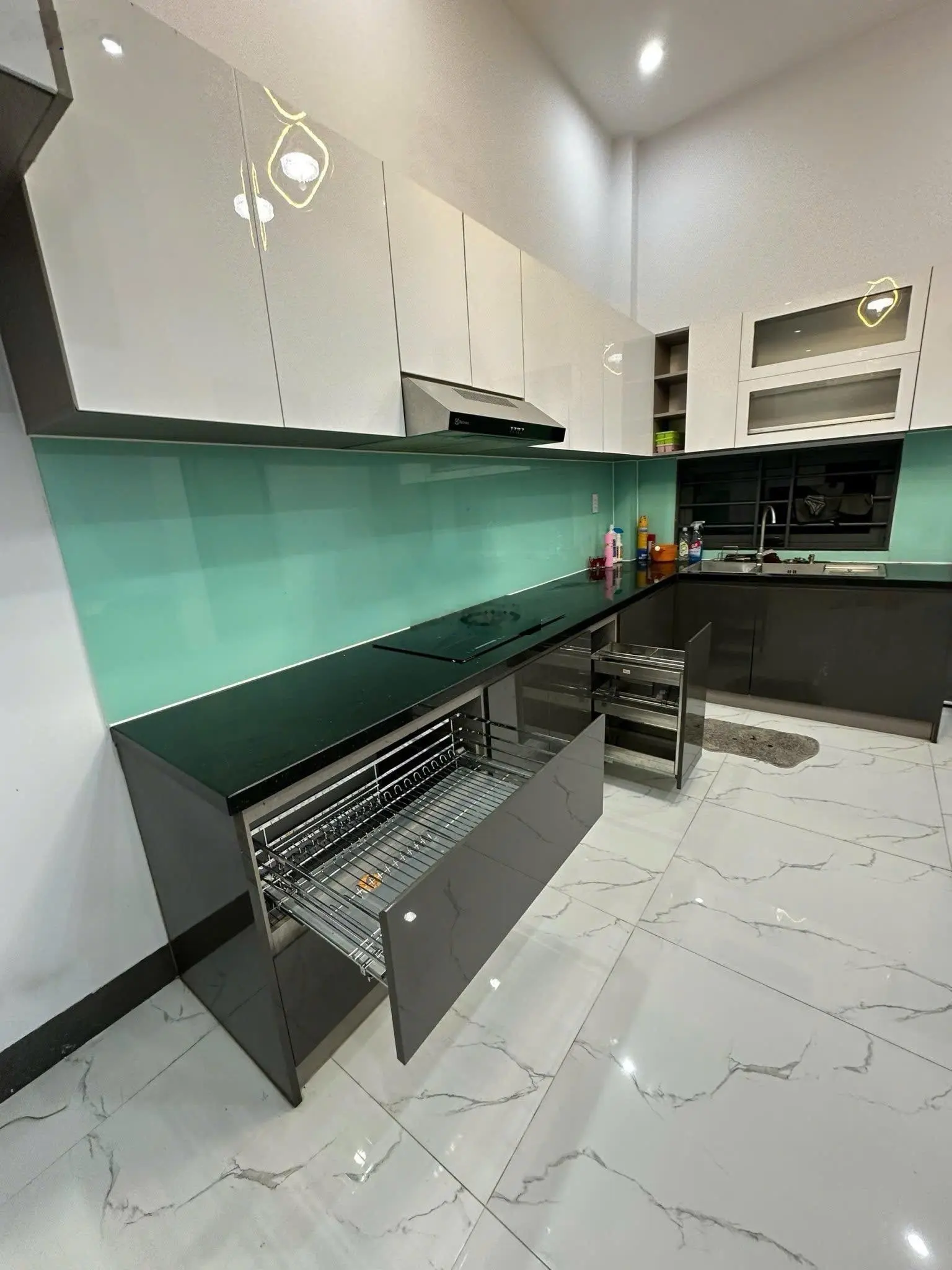 Bán gấp nhà riêng 1 lầu 1 trệt 1 tum, 2PN, 2WC, 70m2 tại KDC, Tân Bình, Dĩ An, giá cực chất 3,65 tỷ