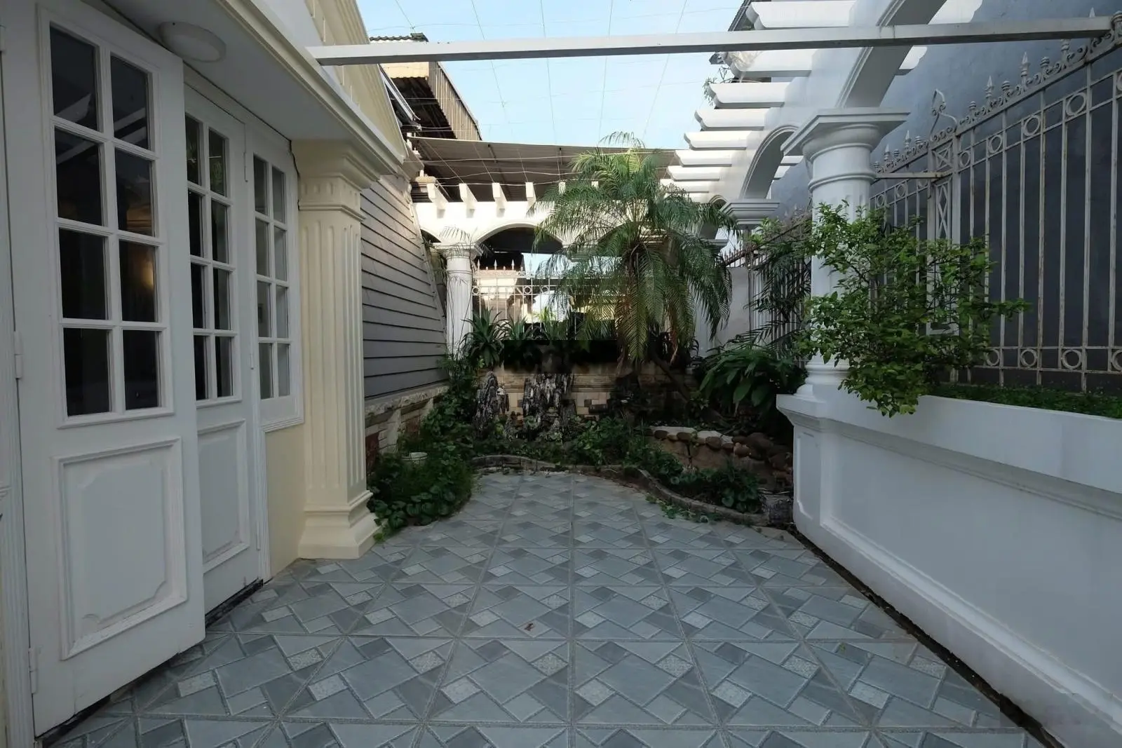 Bán nhà cực đẹp ngõ 275 Âu Cơ 160m2, 4 tầng, mặt tiền 8m. Sổ đẹp, giá rẻ. Tiện ở và đầu tư giữ tiền
