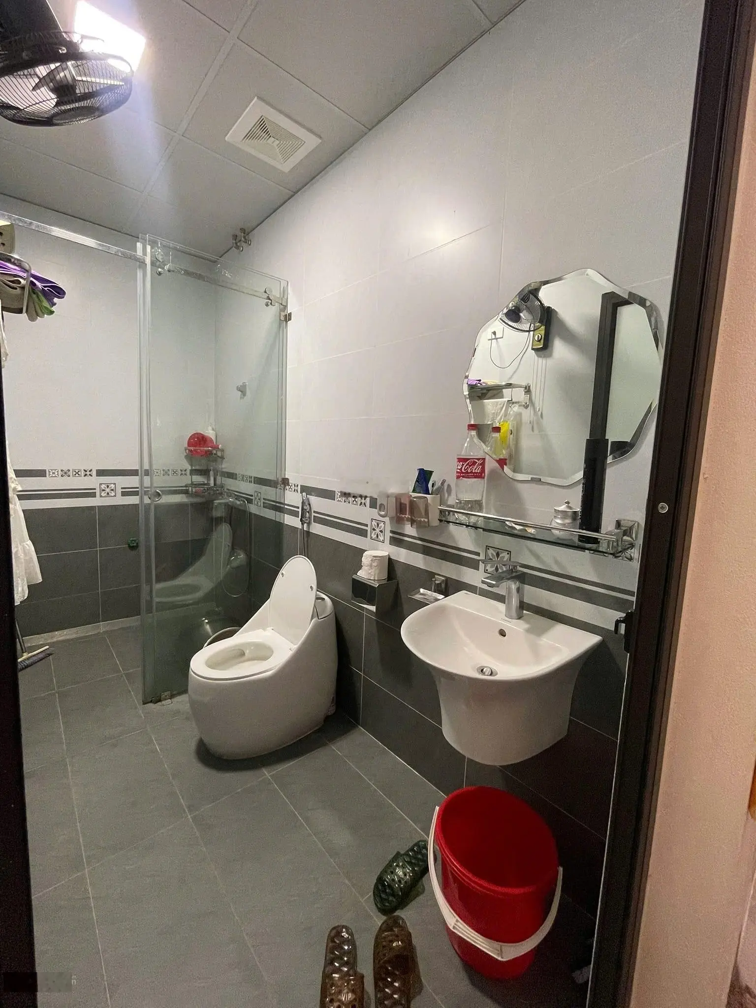 Bán nhà mặt phố tại Đại lộ Châu Âu, 4,75 tỷ, 90m2, 4PN, 4WC, view công viên