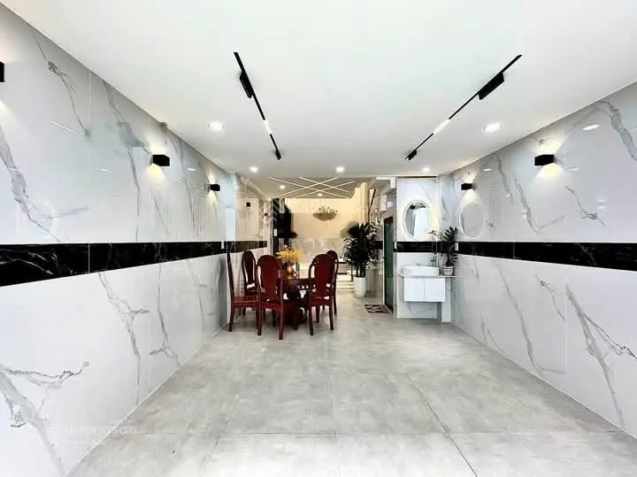 Bán gấp nhà Nguyễn Văn Tăng , Long Bình , Quận 9. DT 65m2 giá bán 3 tỷ .Sổ riêng