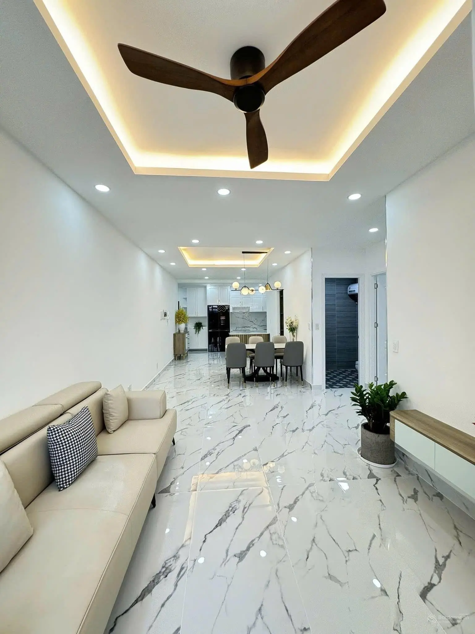 Rẻ hơn mặt bằng chung 500tr cho siêu phẩm Lê Đại Hành, P11, Q11. DT 42m2