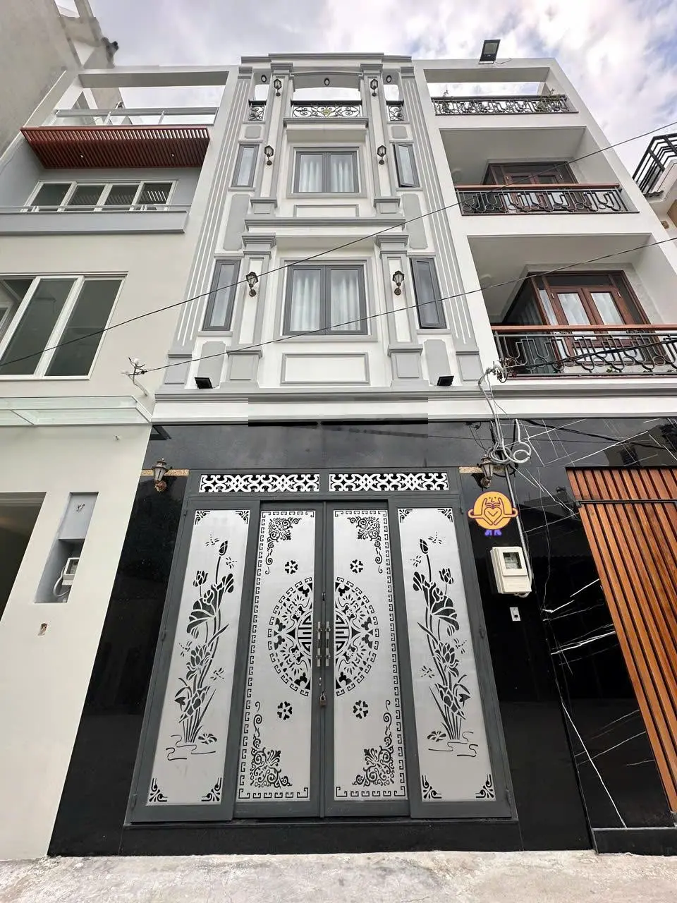 Nhà 55m2 4 tầng hẻm xe hơi 5m Nguyễn Bỉnh Khiêm phường 1 gần trục Phạm Văn Đồng chỉ 9 tỷ 7