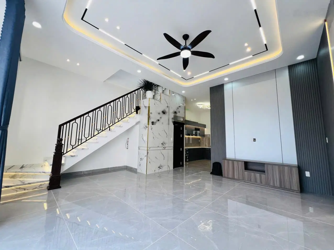 Chính chủ cần bán căn nhà tâm huyết, giá chỉ 3,25 tỷ/100.8m2, nhà mới đẹp y hình. LH: 0903316319