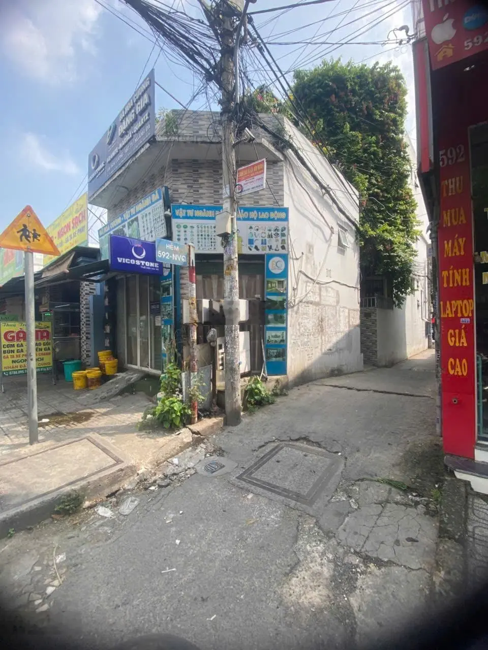 Chính chủ gửi bán căn nhà cấp 4, đường Nguyễn Văn Quá, Quận 12, DT 4,5x8,5m, sổ hồng, giá 3tỷ450