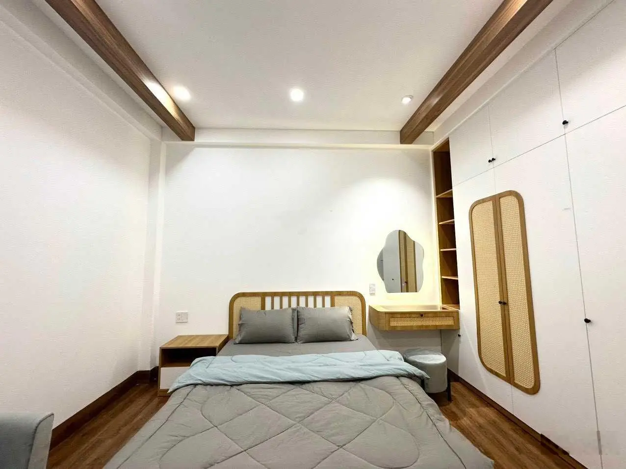 Nhà 2 mặt tiền hẻm ô tô đường Hoàng Việt P.4 Tân Bình tách được 2 căn giá tốt nhất Lúc Này