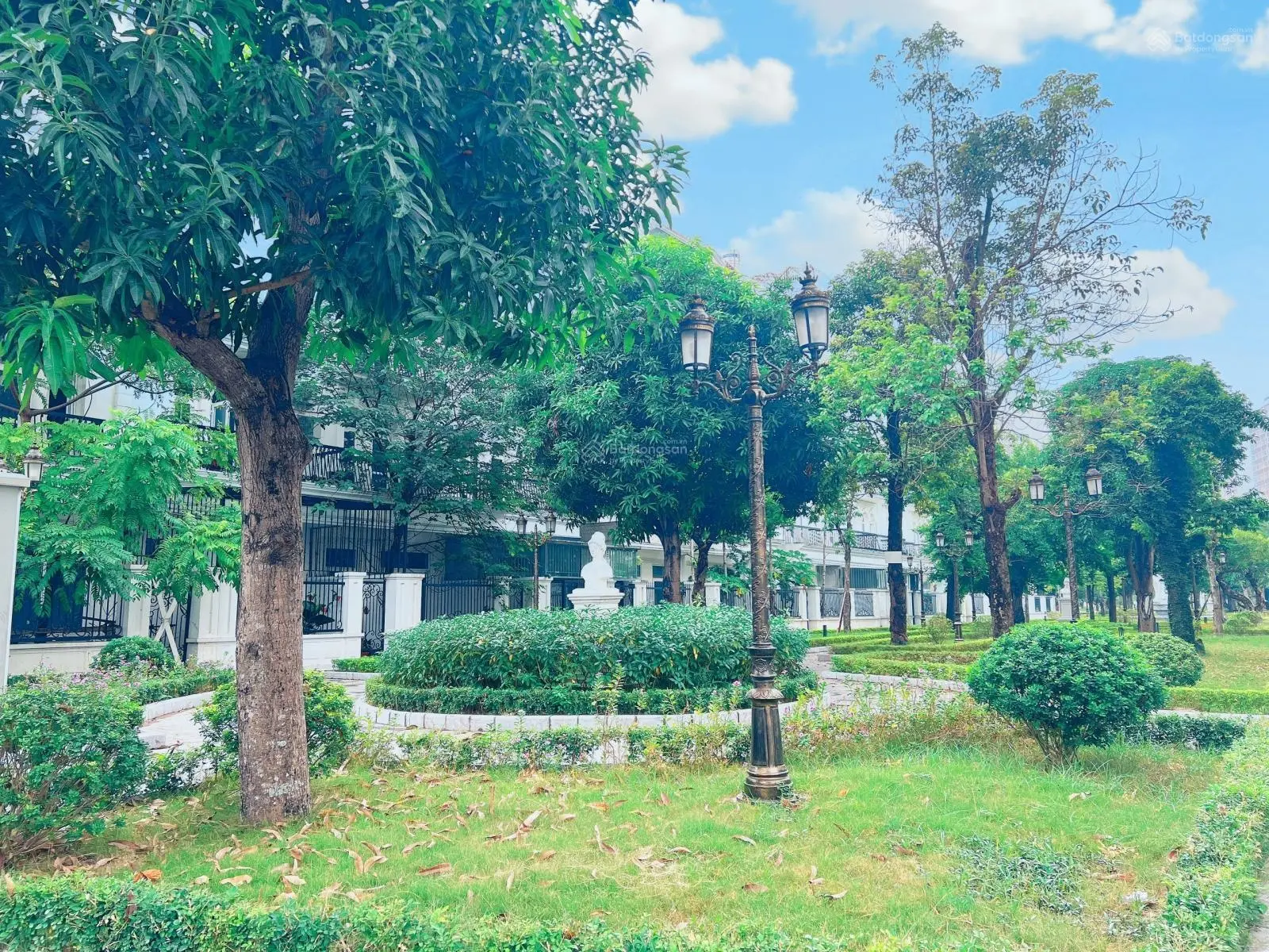 Cần nhượng lại căn liền kề 100m2, cửa Đông Nam tại Louis City Đại mỗ, giá 24 tỷ