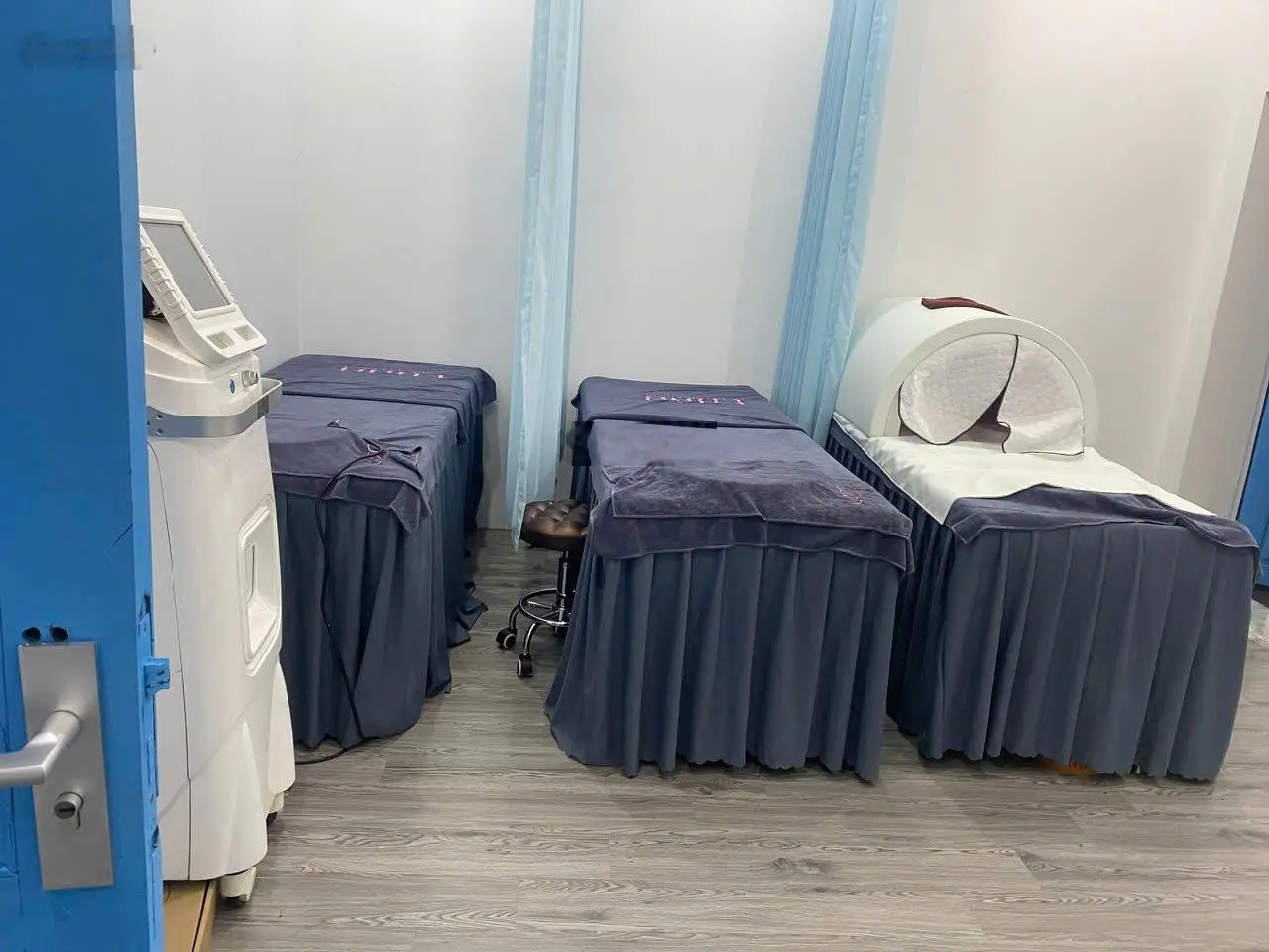 Bán nhà phố Đào Tấn Ba Đình 183m 4 tầng mặt tiền 11.5m 81.5 tỷ.Kinh doanh, ô tô tránh