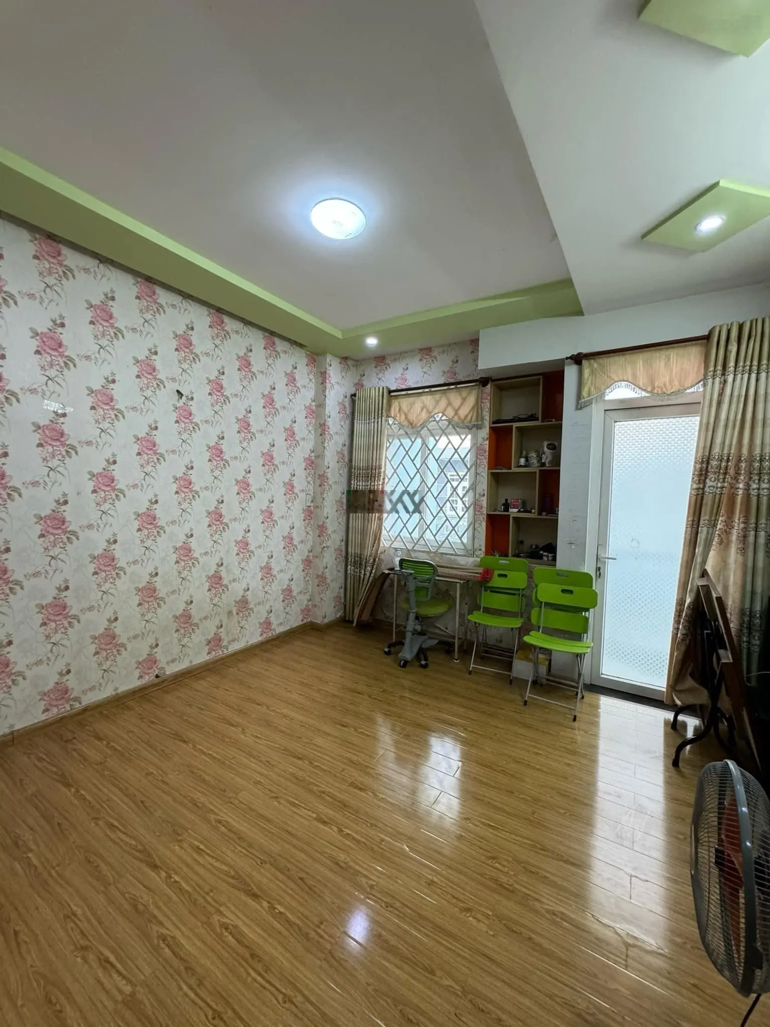 Phan Huy Ích - Tân Bình - ôtô đậu cửa vào nhà - nhà đẹp 4 tầng - sổ vuông - 8,2 tỷ