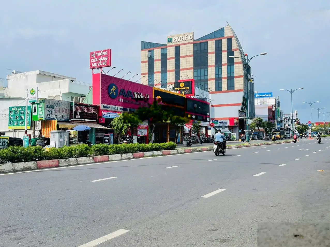 Nhà Trọ Mặt Tiền Trục Hoàng Hữu Nam - Thu Nhập 55Tr/TH -395M2 Ngang 12m Giá 50.6TR/M