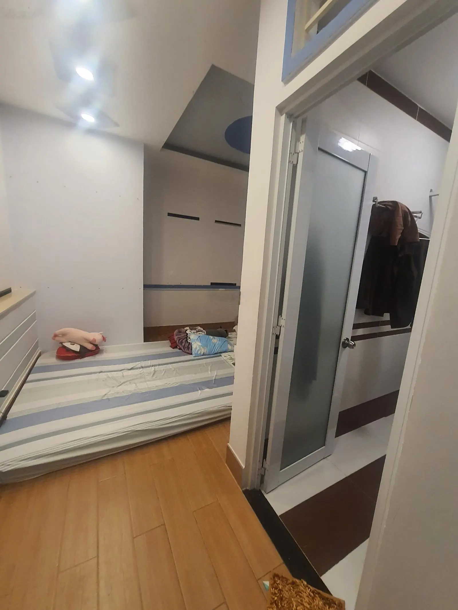 4x15m, 4 lầu, thang máy, Nhà đẹp hẻm 4m Nguyễn Công Hoan, gần công viên Phú Nhuận, Giá 12.5 tỷ