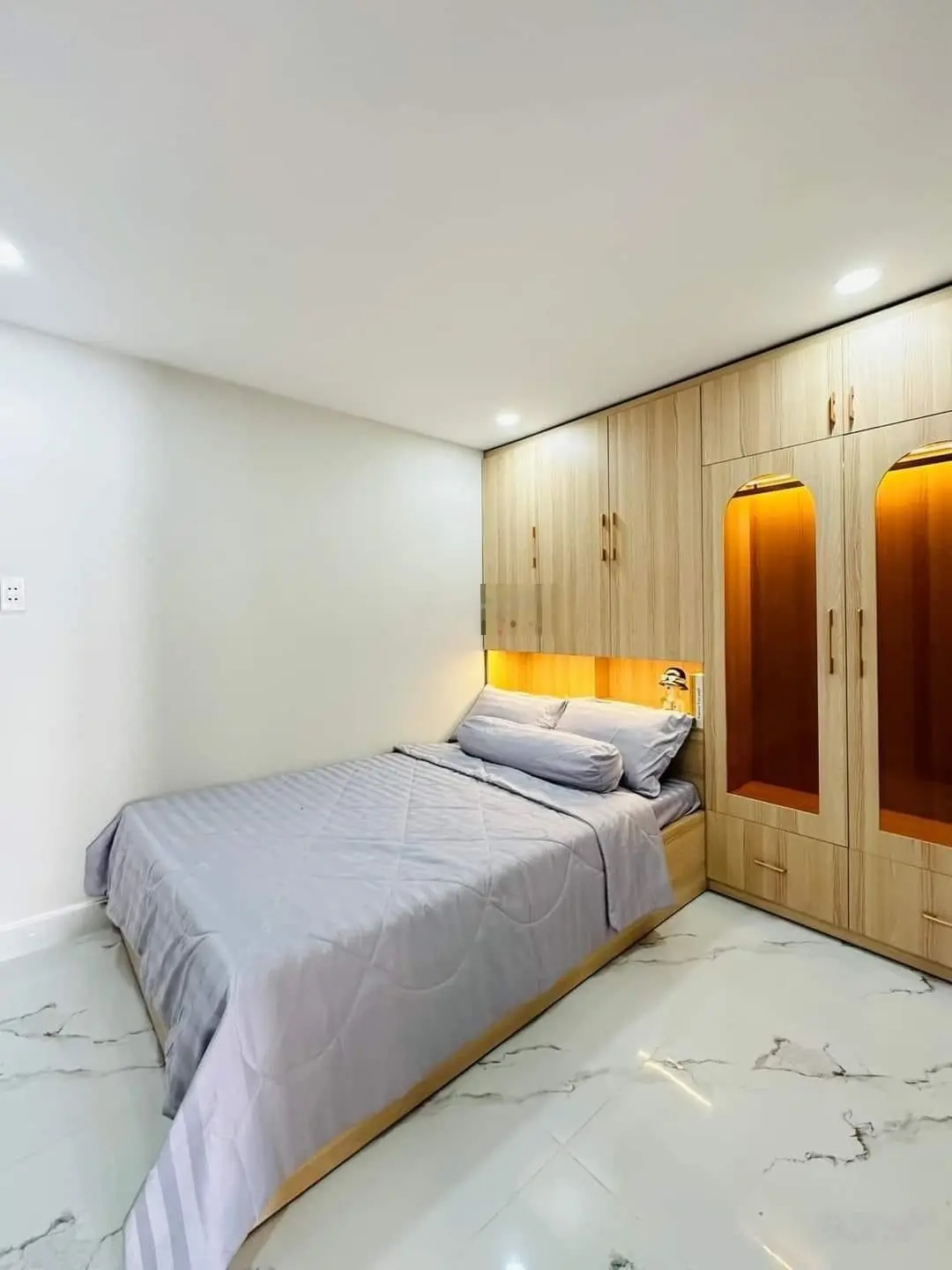 Cần tiền bán gấp nhà hẻm xe hơi Nguyễn Thị Minh Khai, Bến Nghé, Quận 1. Giá chỉ 4,8 tỷ. 0906 806 ***