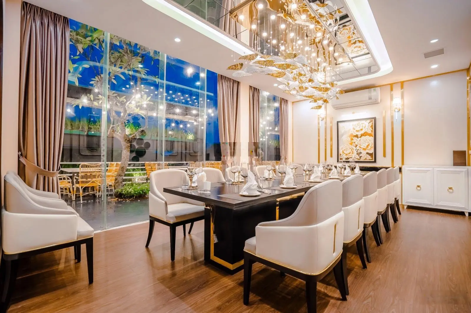 Duy nhất-Khan Hiếm! Nhà Mặt Tiền ngay Vạn Hạnh Mall Sư Vạn Hạnh, Phường 12, Quận 10.