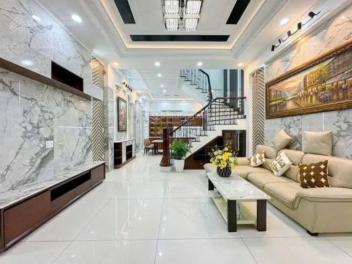 Hót phố Yên Lãng, nhà đẹp ở ngay, 2 thoáng vĩnh viễn, cách ô tô 30m, gần mặt phố DT 39m2 * 5 tầng