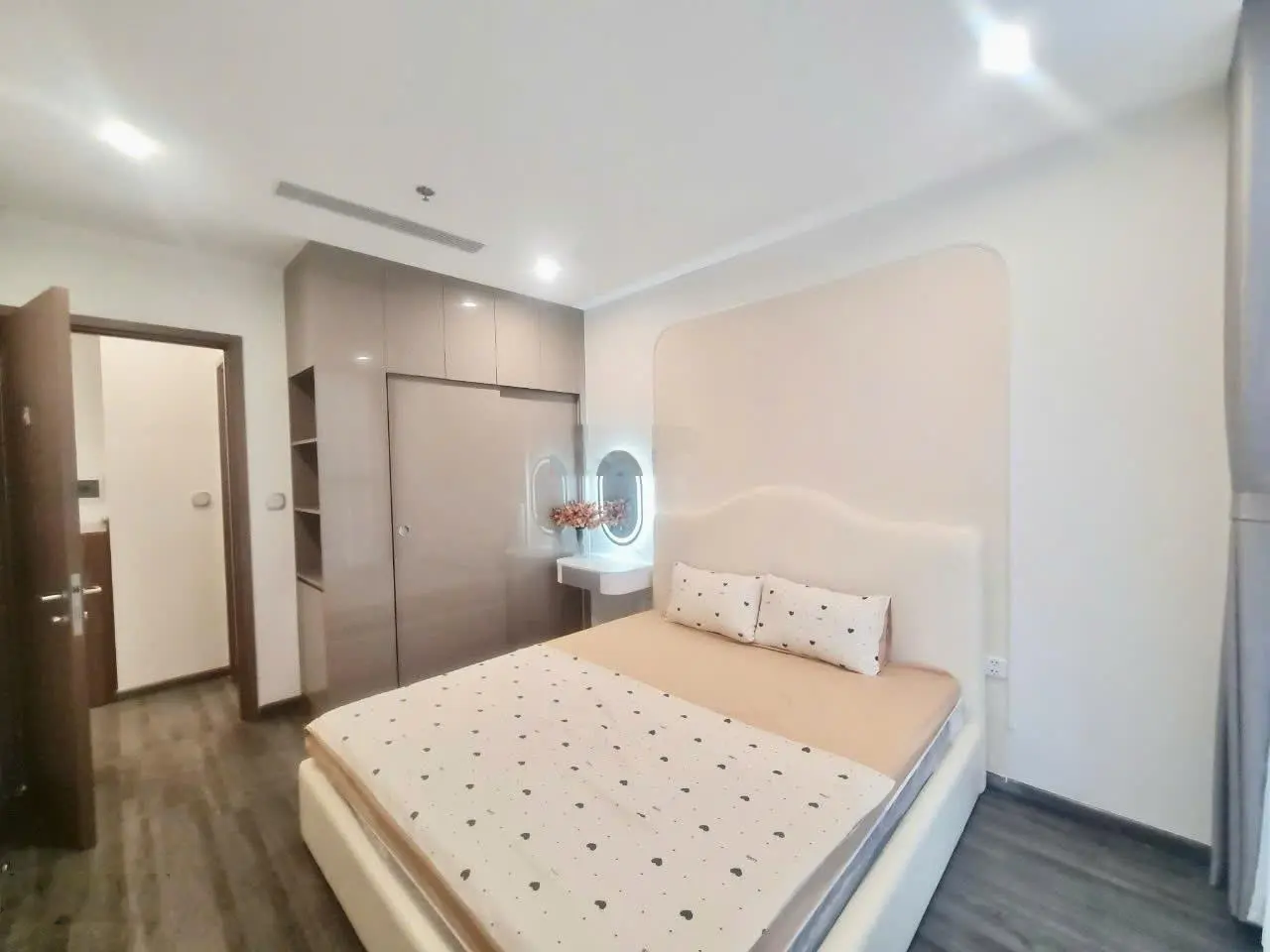 Cần bán căn hộ 1PN + 1 (46.3m2) full nội thất giá tốt 2.56 tỷ tại The Zenpark, Vinhomes Ocean Park