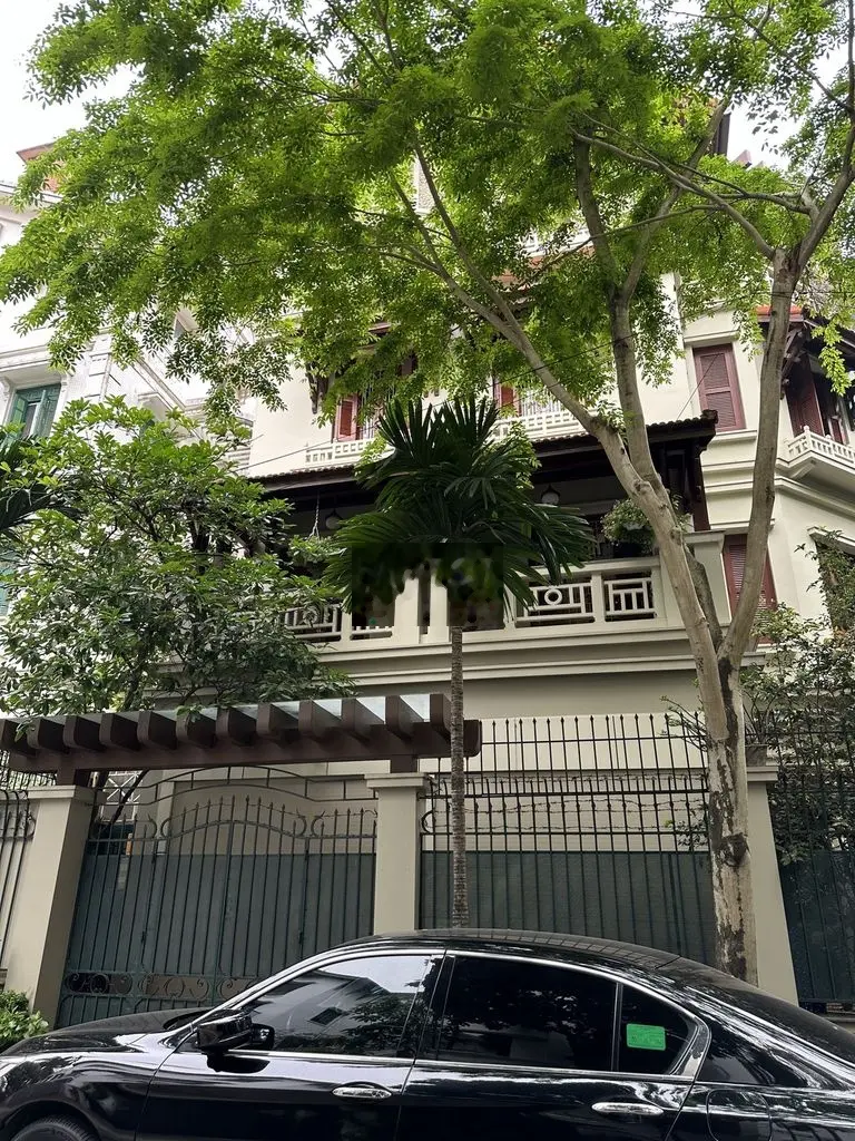 Bán Biệt thự Vạn Phúc-Liễu Giai - 84m2-Thực tế 110M2 - 4 tầng - 30 Tỷ