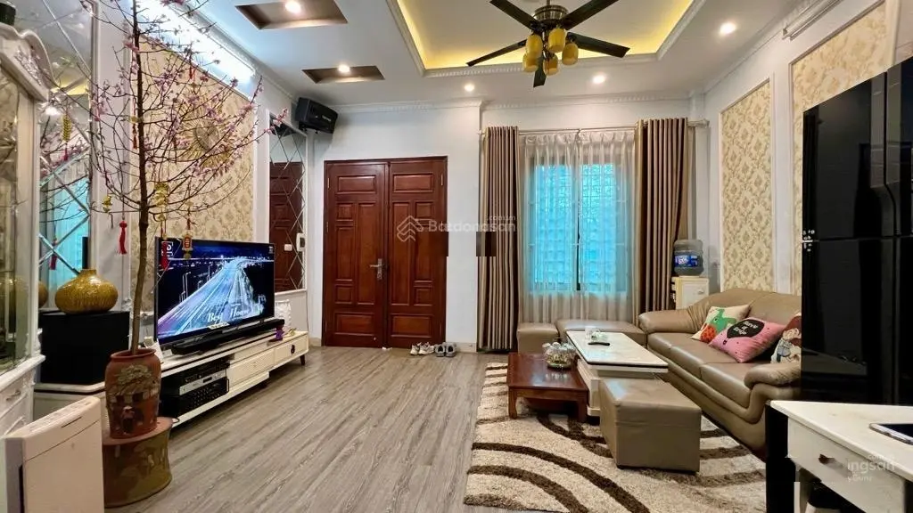 Lô góc - mặt tiền bề thế - 6 tầng - phố Phạm Văn Đồng - nội thất Châu Âu - 7,7 tỷ