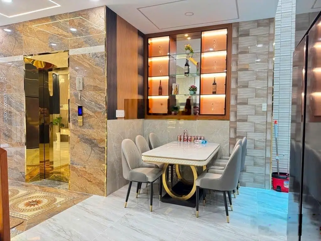 Nhà đẹp tân bình 72m2 - ngay chợ phạm văn bạch - ôtô thông - ngang 6m - 4 tầng, thang máy xịn - ful