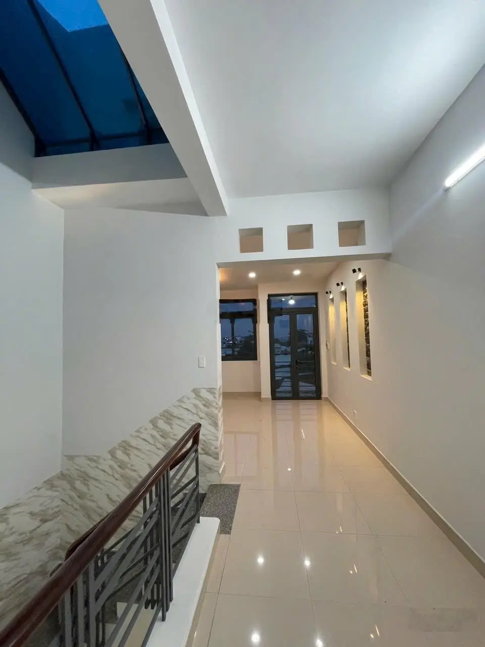 Nhà Trệt- 2 Lầu. Gần Làng ĐHQG Tp.HCM. DT: 73M2. Giá: 4.1 Tỷ Tl