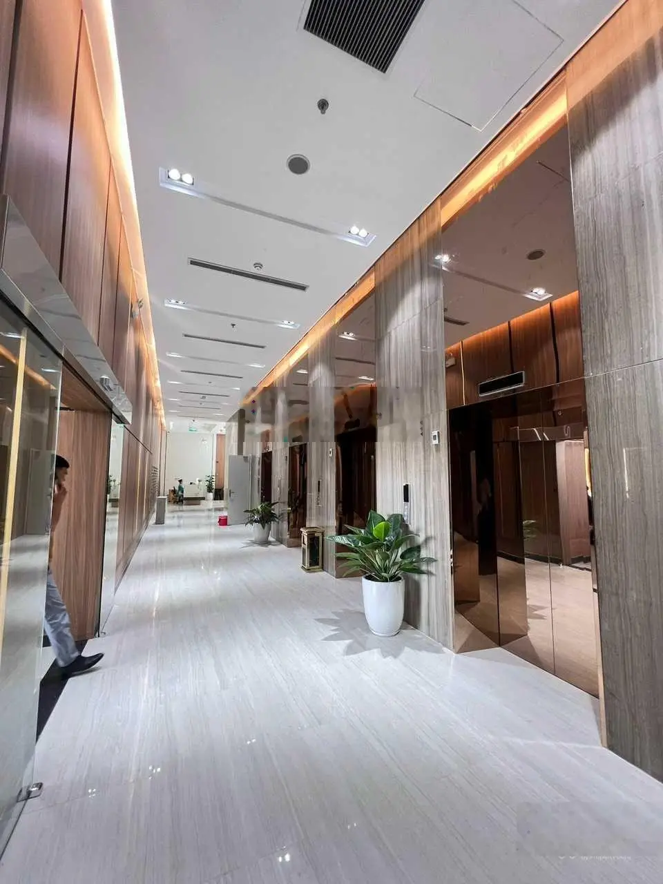 Cần bán lại căn 3 ngủ nguyên bản CĐT tầng cao đẹp. Xem nhà 24/7