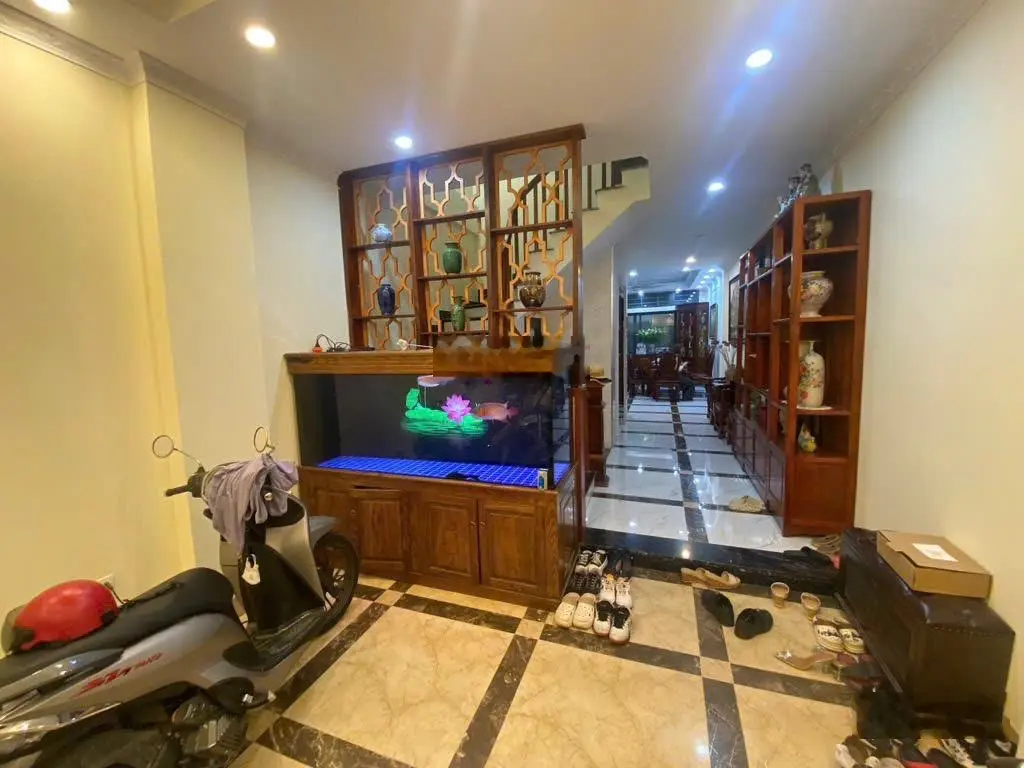 Bán nhà phố Hồng Tiến Long Biên - 6 tầng thang máy - gara ô tô - full nội thất tiền tỷ