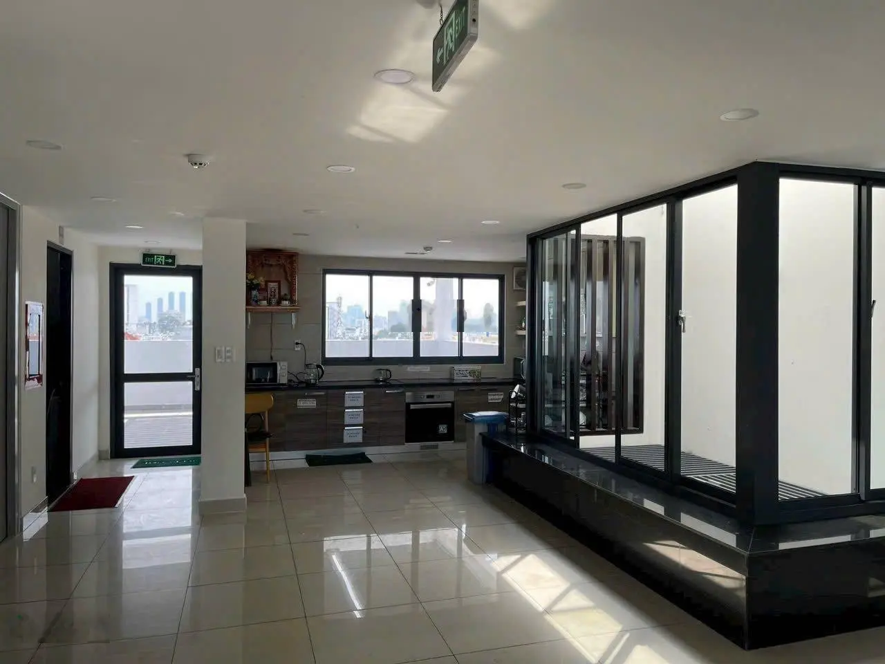 Tòa nhà Lý Chính Thắng - Quận 3 - diện tích: 14x16m - DTS 2329m2 sàn - kết cấu: Hầm 11 tầng