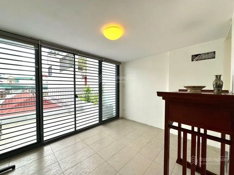 Bán nhà bồ đề, long biên,37m2 chỉ, 7,5 tỷ gần ô tô tránh hồ điều hòa, trường qt, chợ,ở sướng.