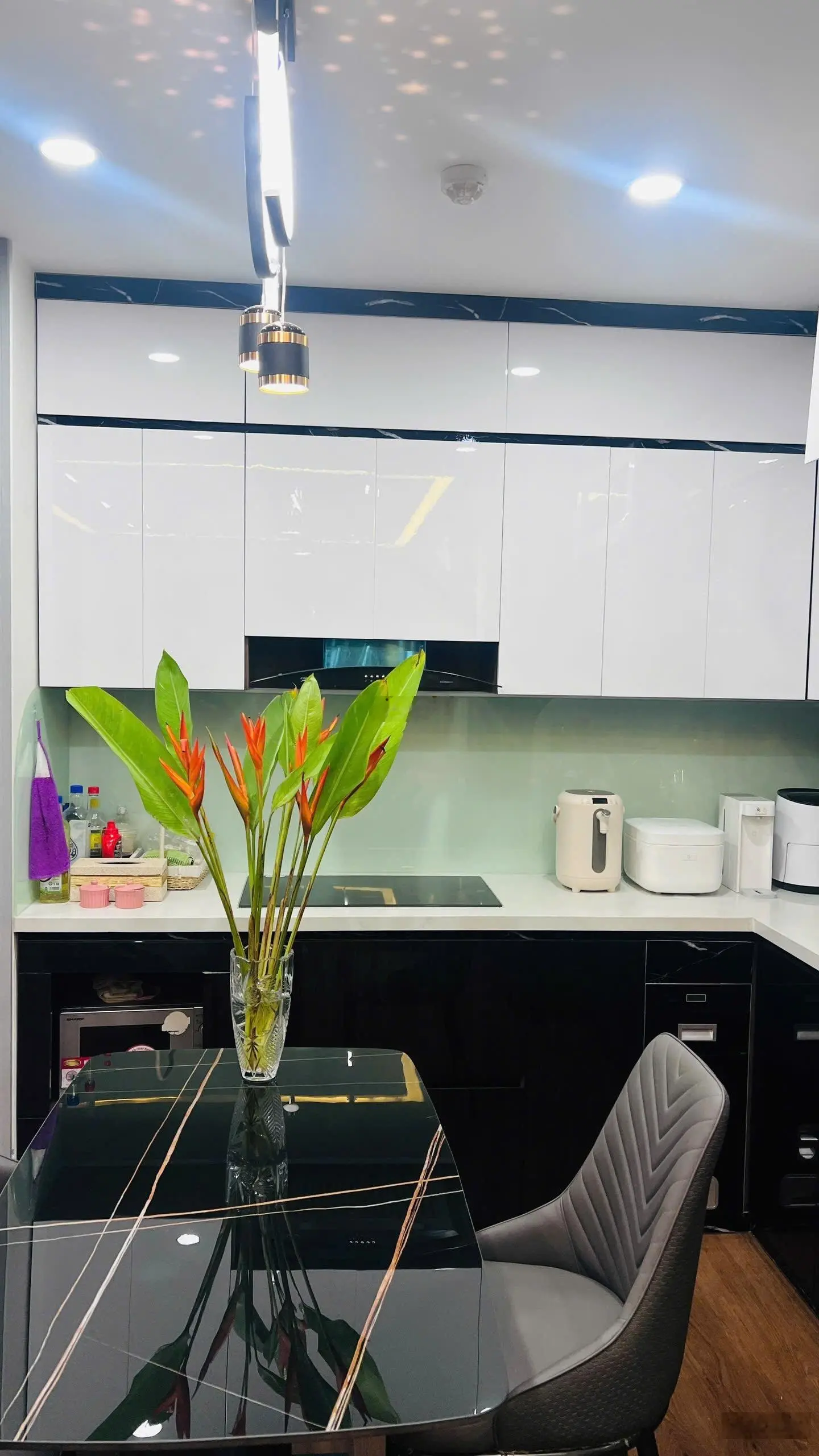 Chính chủ bán gấp căn 2pn, 2vs sẵn sổ 69,9m2 toà thăng long capital giá chỉ nhỉnh 3 tỷ