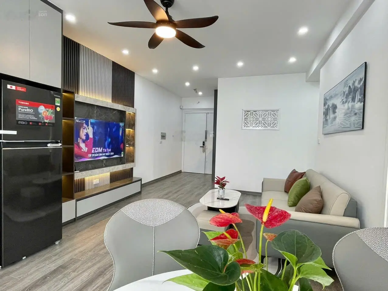 Chính chủ bán căn 3 ngủ, 2 WC toà B1, B2 HUD2 Linh Đàm, nhà đã sắm đầy đủ nội thất mới 100%