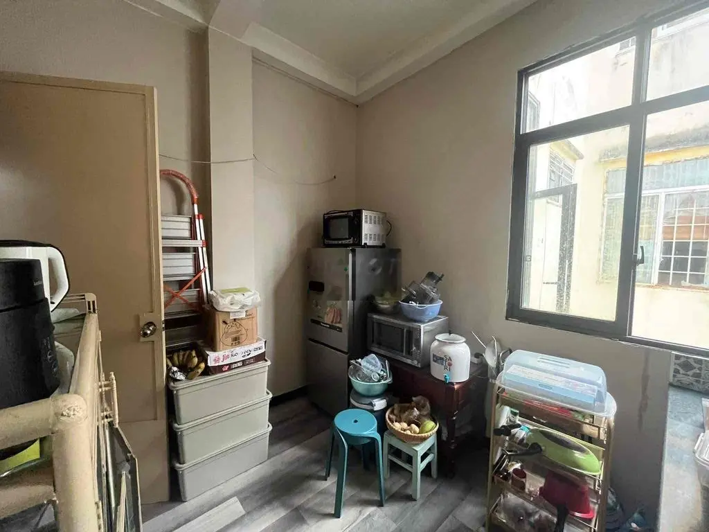 *Cc Bùi Viện* 57m- 2 phòng lầu 2- thang máy
